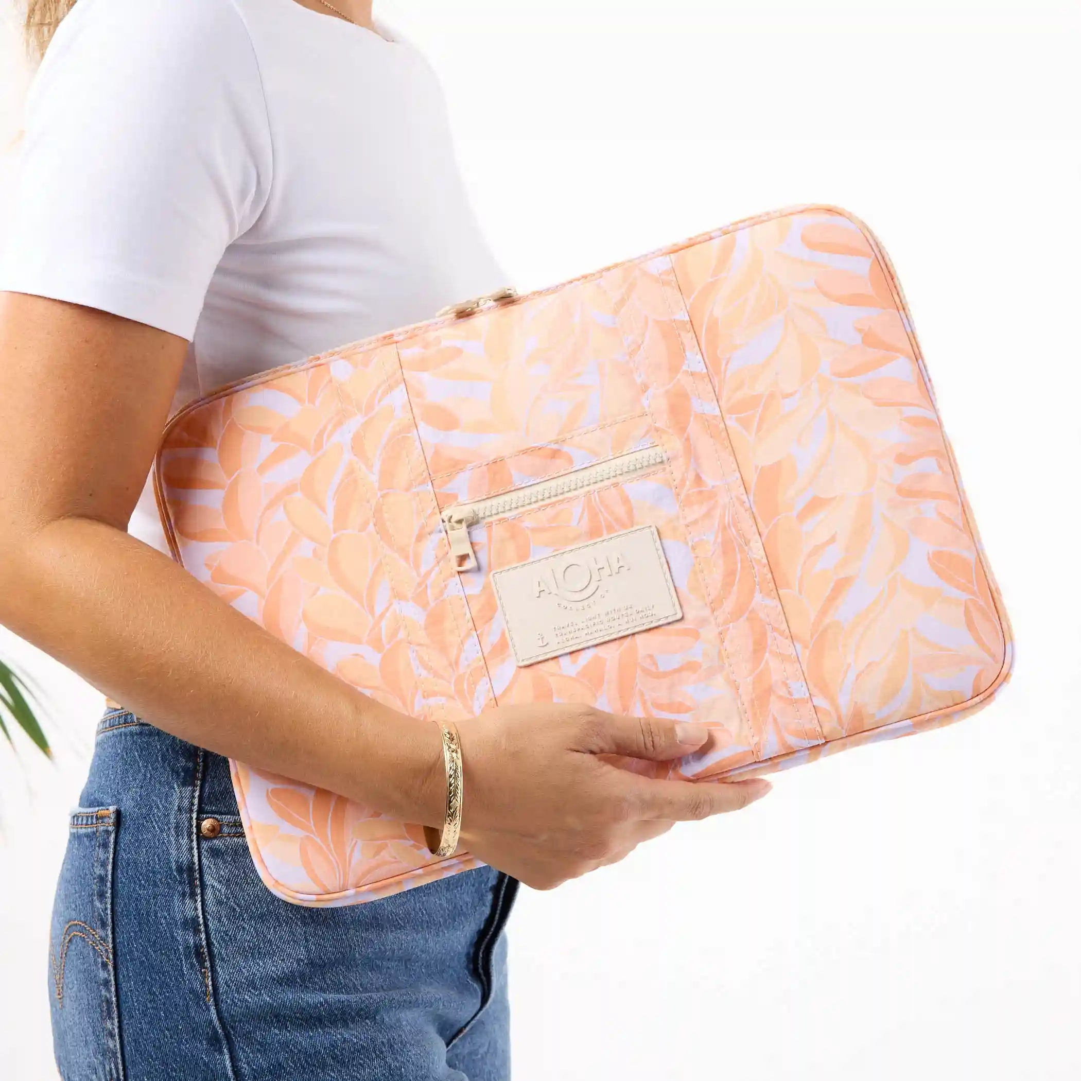 16 Inch Keep It Light Laptop Case | Lei Stand